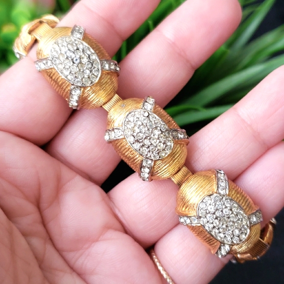 VTG High End Ciner Unsigned Pave Set Rhinestone Oval Gold Link Designer Bracelet - Picture 3 of 13